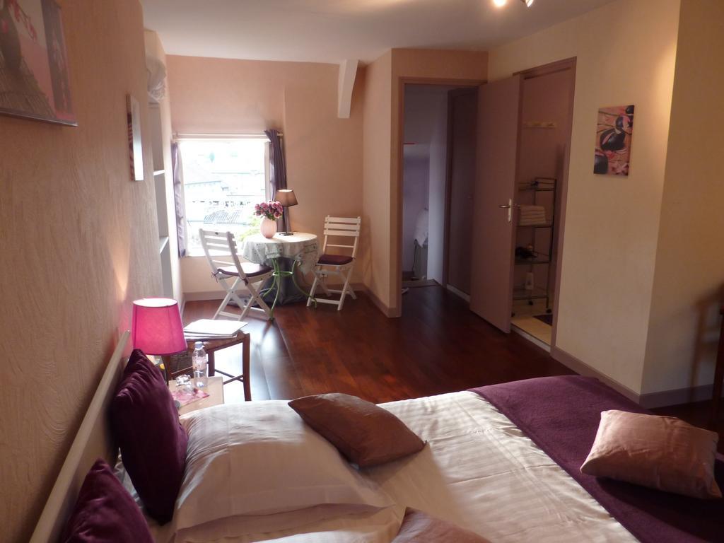 Maison D'Hotes Les Belles De Mai Pontorson Habitación foto