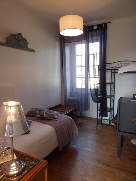Maison D'Hotes Les Belles De Mai Pontorson Habitación foto