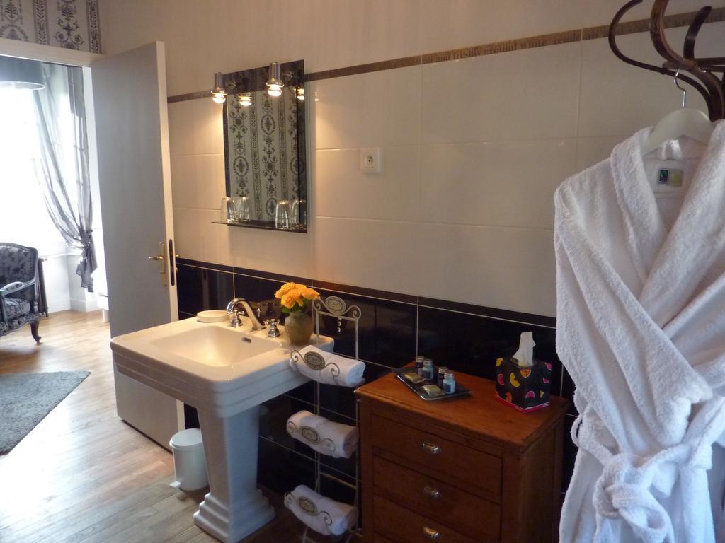 Maison D'Hotes Les Belles De Mai Pontorson Habitación foto